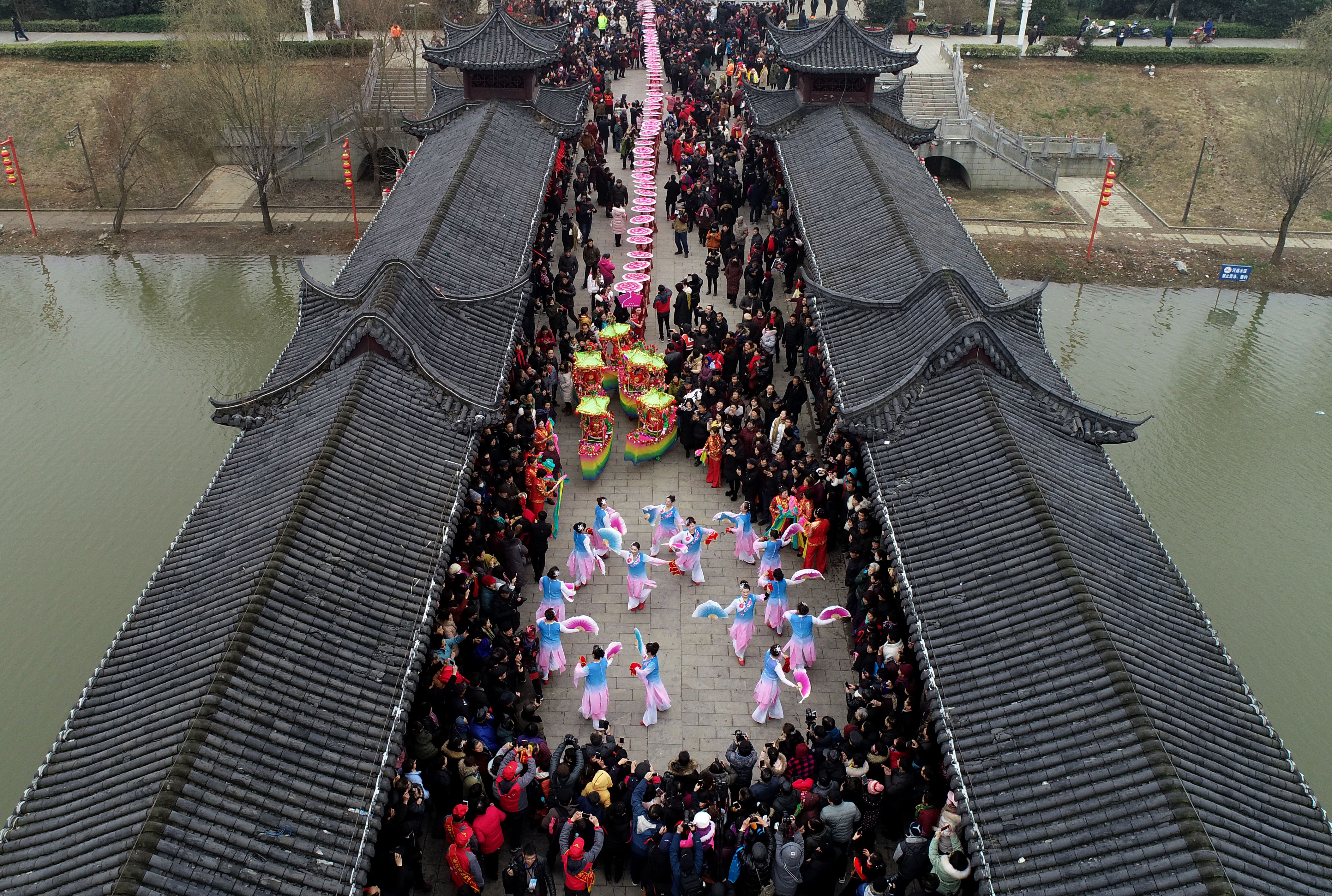 安徽全椒:年度大戏"走太平"上演 锦襄茗苑恭祝太平安康