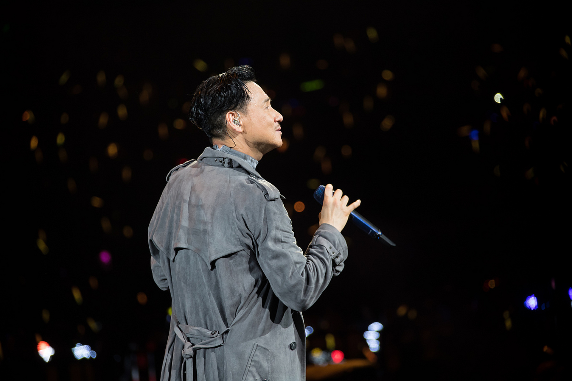 在日前的马拉西亚演唱会上,歌手张学友遭遇了一次状况,引起了歌迷的