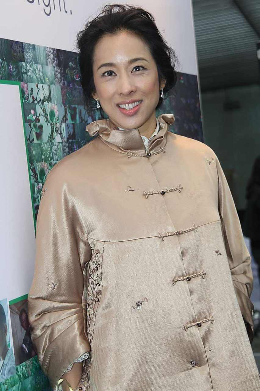 1989年,郭晶晶的婆婆朱玲玲要去参加酒会,找管家要一