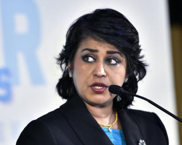 刷卡不当 毛里求斯女总统辞职