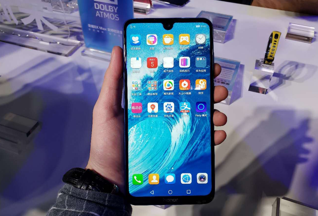 华为荣耀值得入手的大屏幕手机,5000mah大电池,售价1499元起