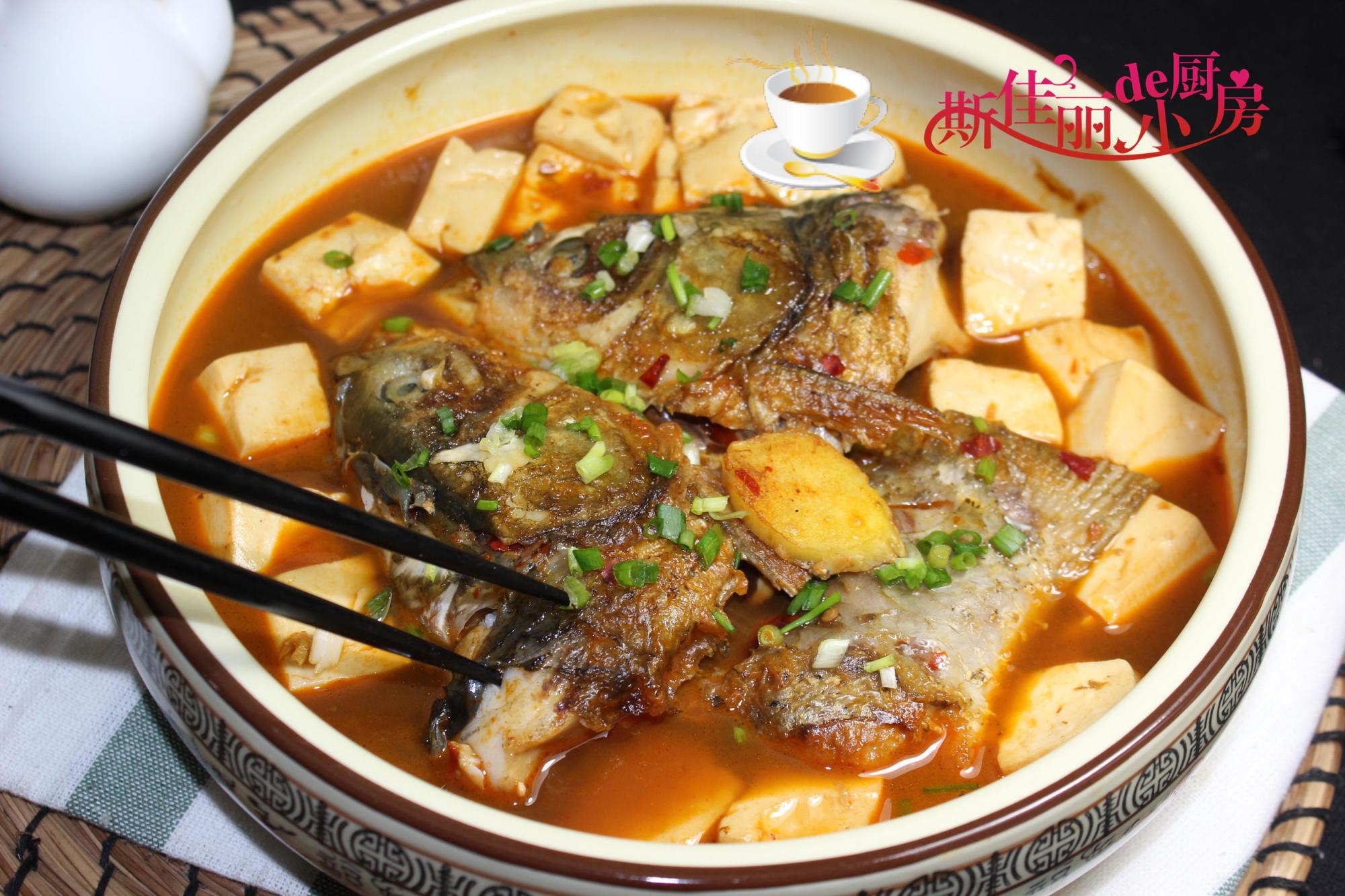 鱼头炖豆腐时,万万别直接下锅炖,多加这一步,鱼头不腥还特鲜美