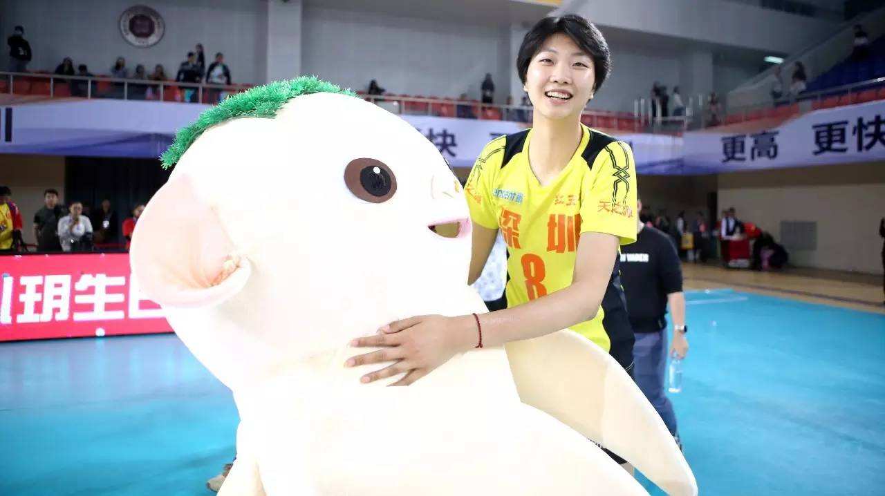 为什么身高超过两米的袁心玥拦网差呢?其实原因很简单