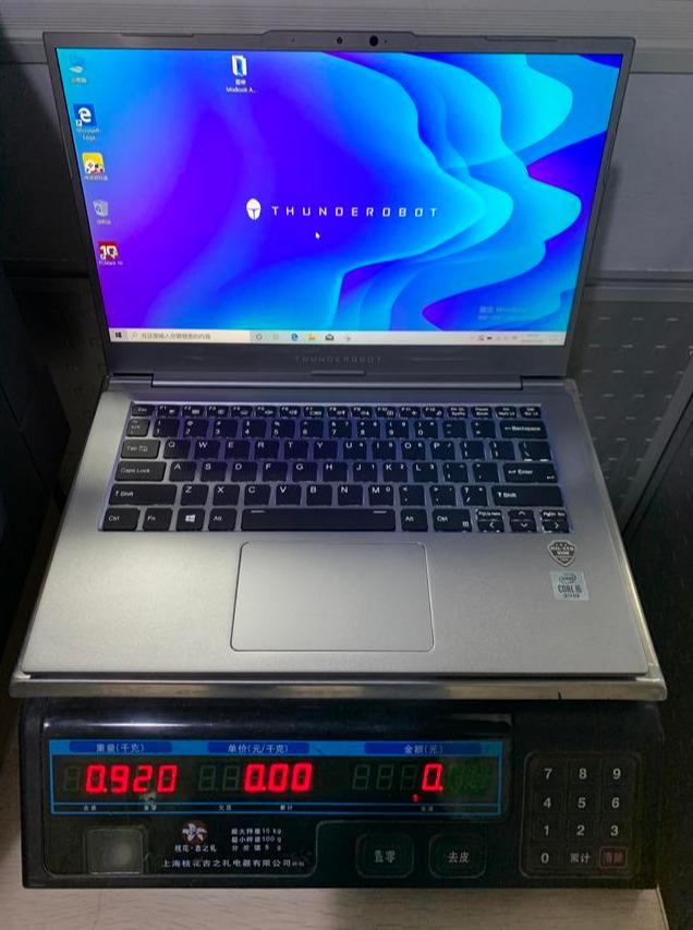 雷神mixbook air评测:930g,镁铝合金机身,出门带它就够了