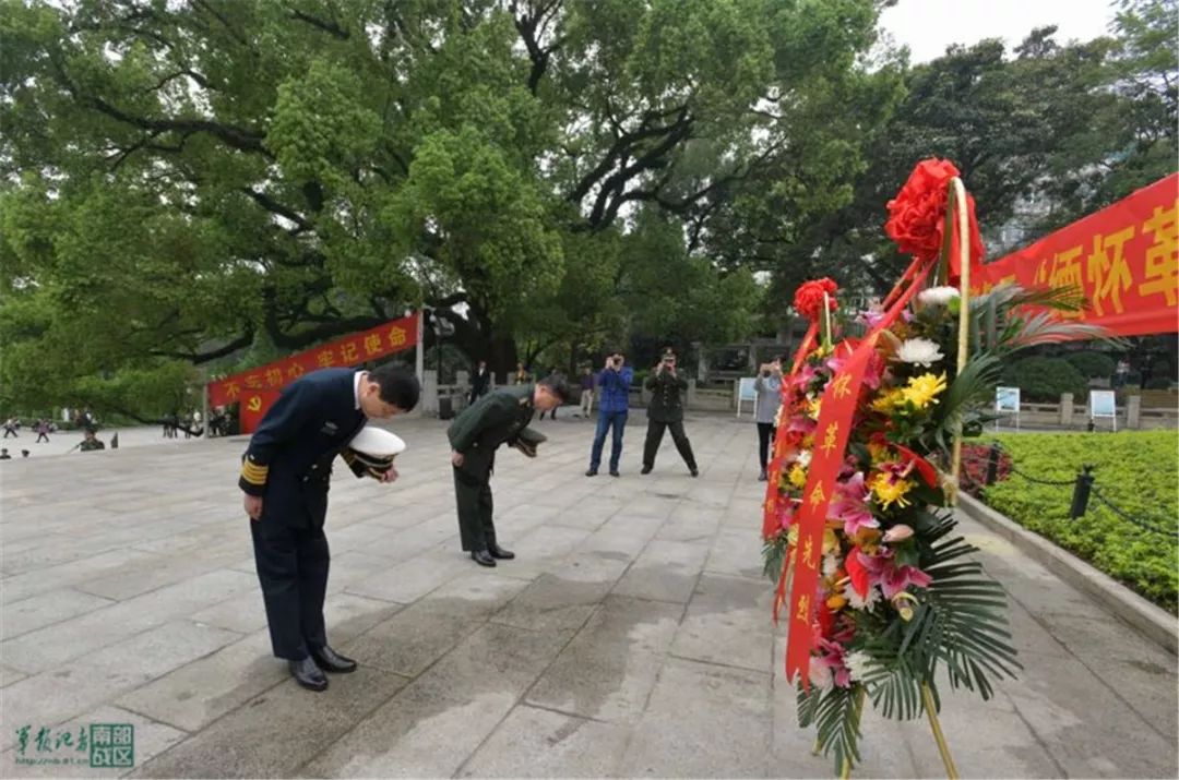 广州警备区组织开展祭扫活动
