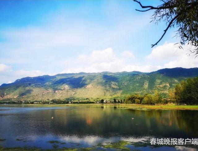朝有雾晚有霞 午看云卷云舒:宣威月牙湖的美丽你造吗?