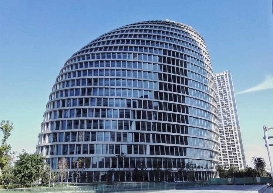 北京新地标城奥大厦投入使用,高95米外形酷似"大拇指"