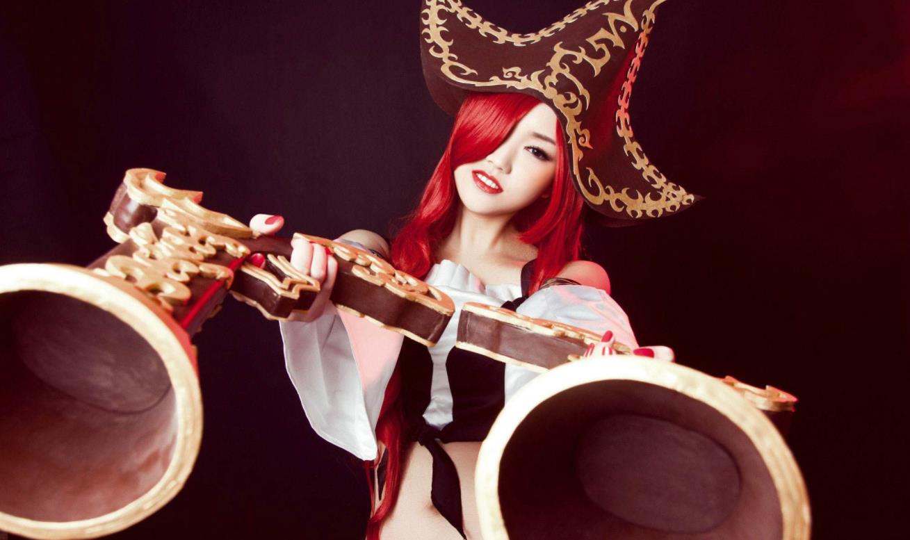 英雄联盟cosplay,个个肤白貌美大长腿,拉克丝像从游戏走出来的
