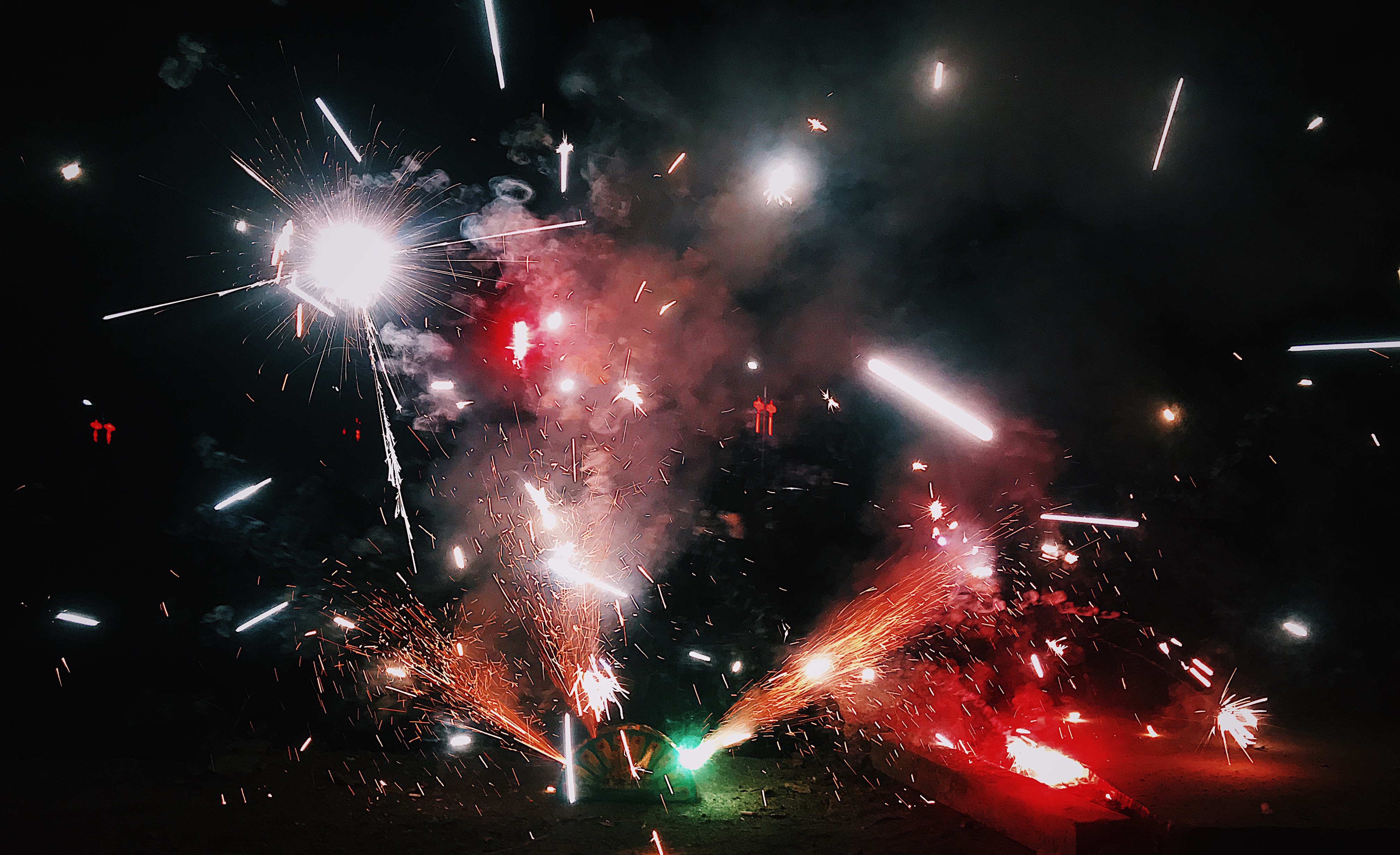 烟花是年味的见证,那一声声爆竹中是我们对来年的期望!