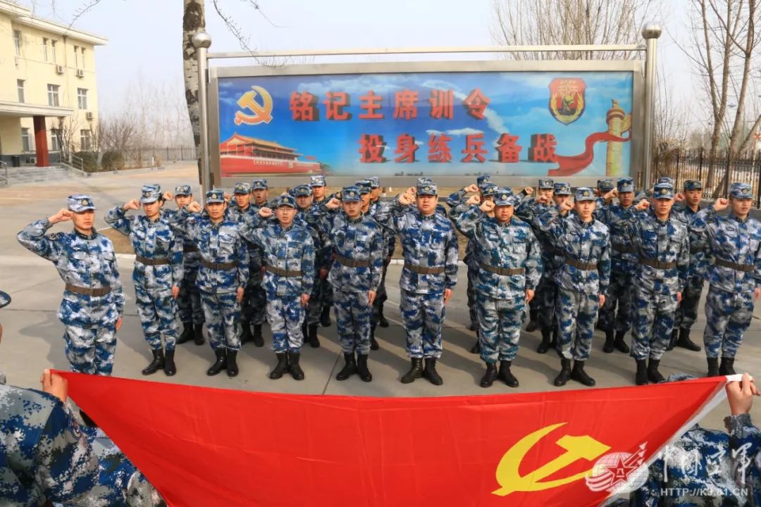 从哨位的"捍卫者"到装备的"初学者",让警卫排小伙子们与装备来一次"零