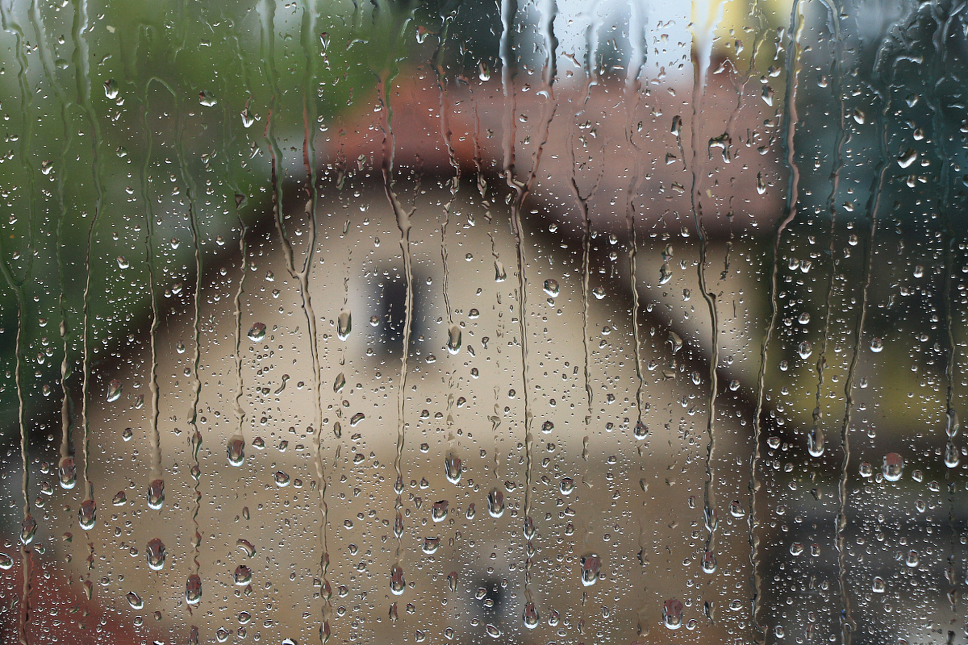 阴雨天清晨图片