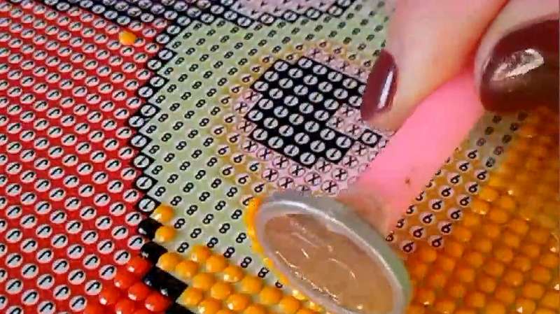 钻石画贴完总是掉钻怎么办?教你一个小窍门,你