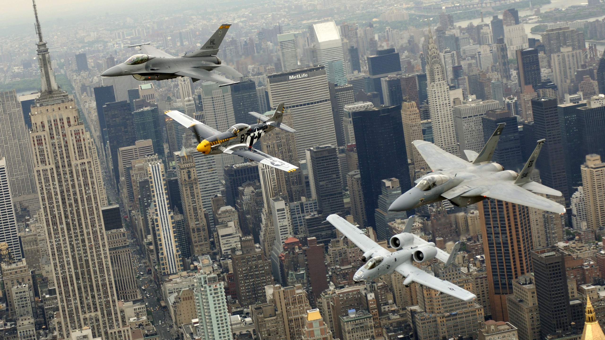 风吹过他的脸颊,慢慢的感受风的魔力,却不知自己已经