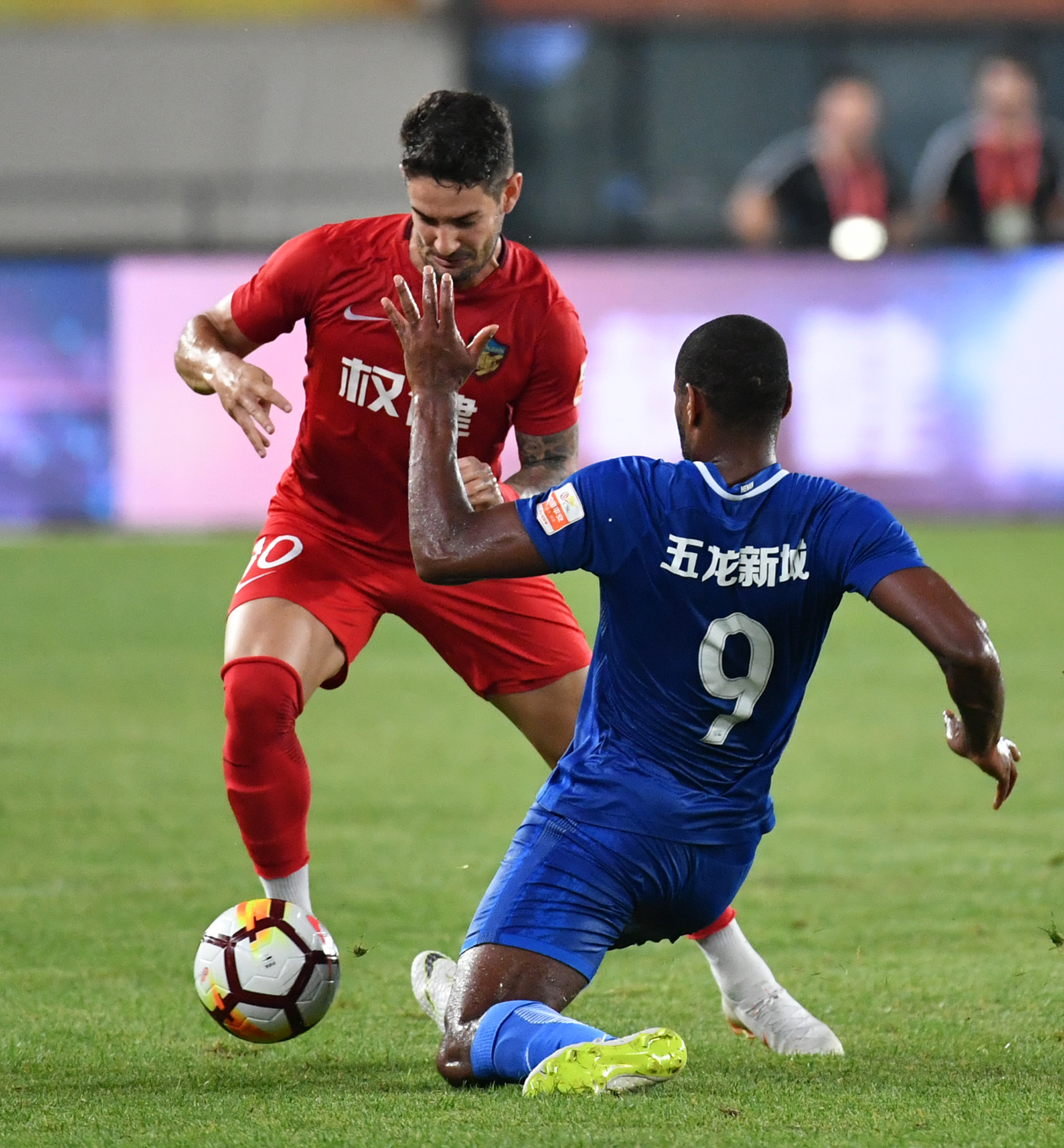 足球——中超:天津权健不敌河南建业(3)