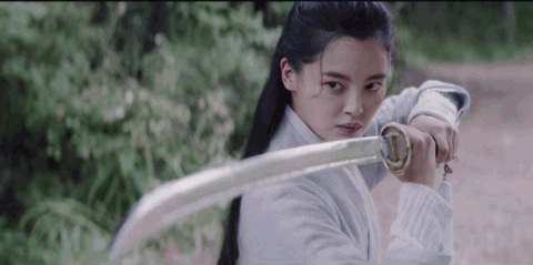 她是《绣春刀·修罗战场》里的丁白缨,戏份不是很多,但是人物塑造完成