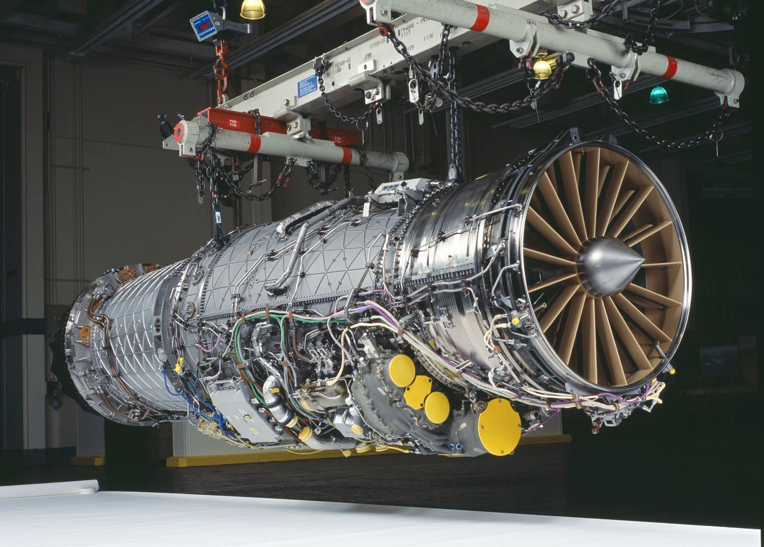 涡扇-18发动机图片