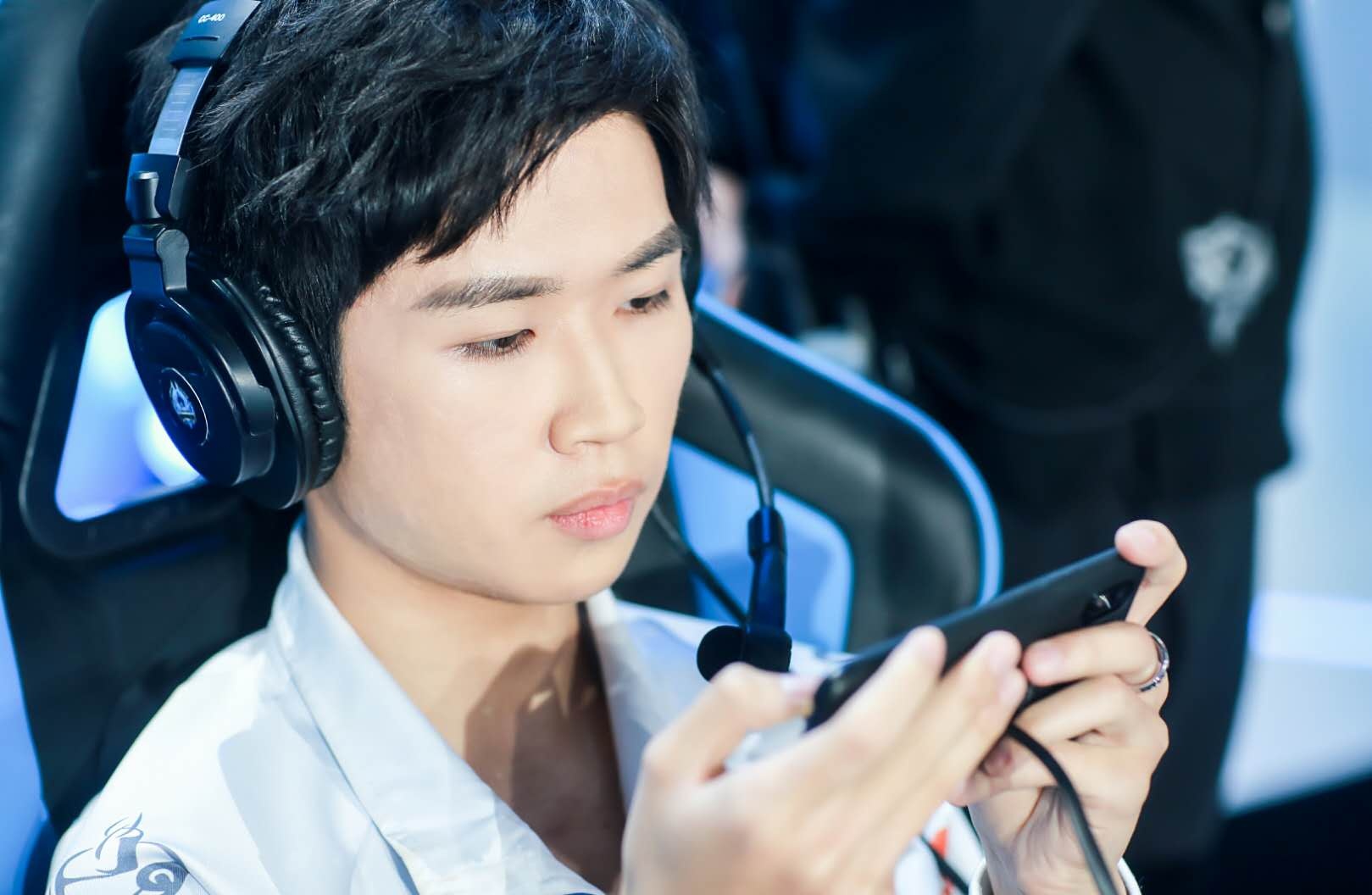 hero一年三冠统治2018,久诚斩获fmvp,玩家纷纷喊话给柠栀