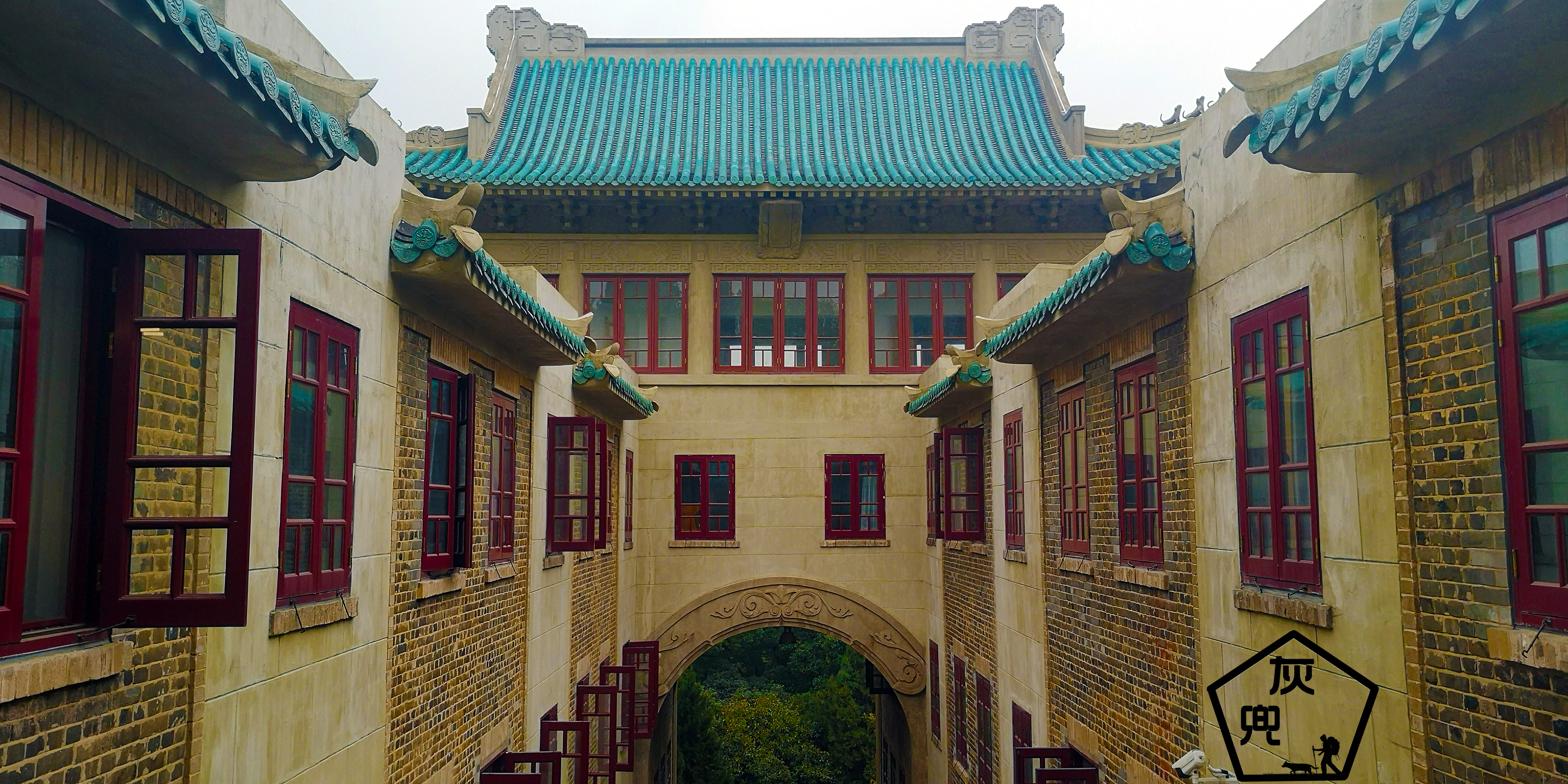 武汉大学最好听景点名字,不是珞珈广场不是半山庐,而是樱花城堡