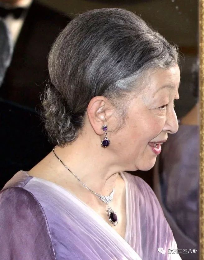 华贵还是寒酸?日本皇后的18件珠宝行头