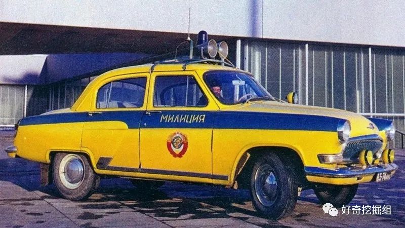 苏联时代的各种警车,还挺好看的