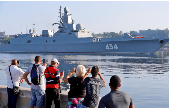 美后院迎来"不速之客",全球第2强国海军驶入古巴,反击美军演