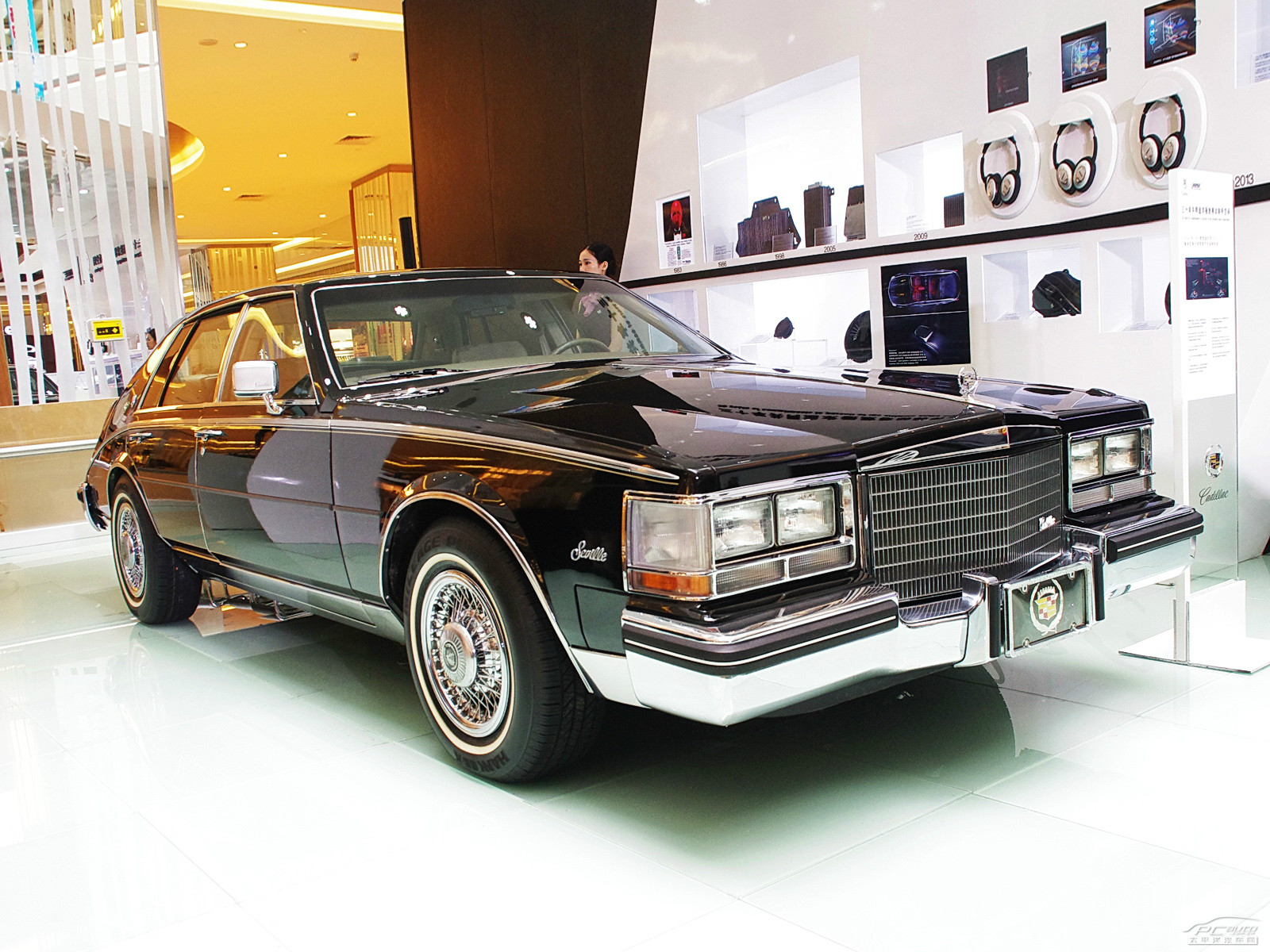 凯迪拉克seville的品鉴与观赏 这款车的整体外观很大气,车身的线条很