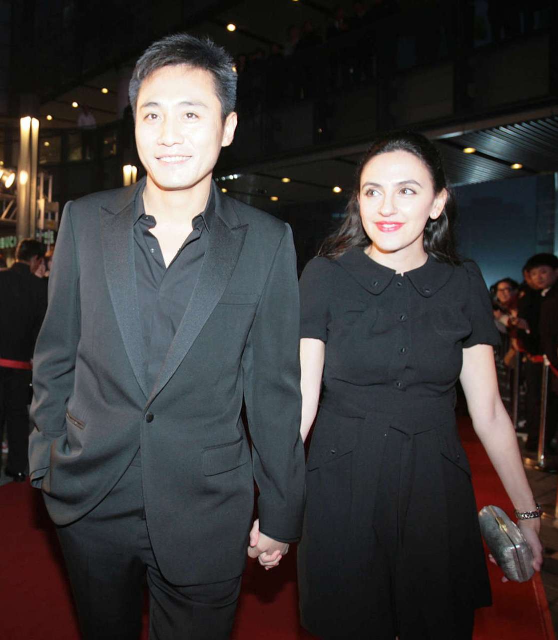 在娱乐圈,刘烨的妻子安娜最近的近照引起了不小的轰动,因为她的面容与