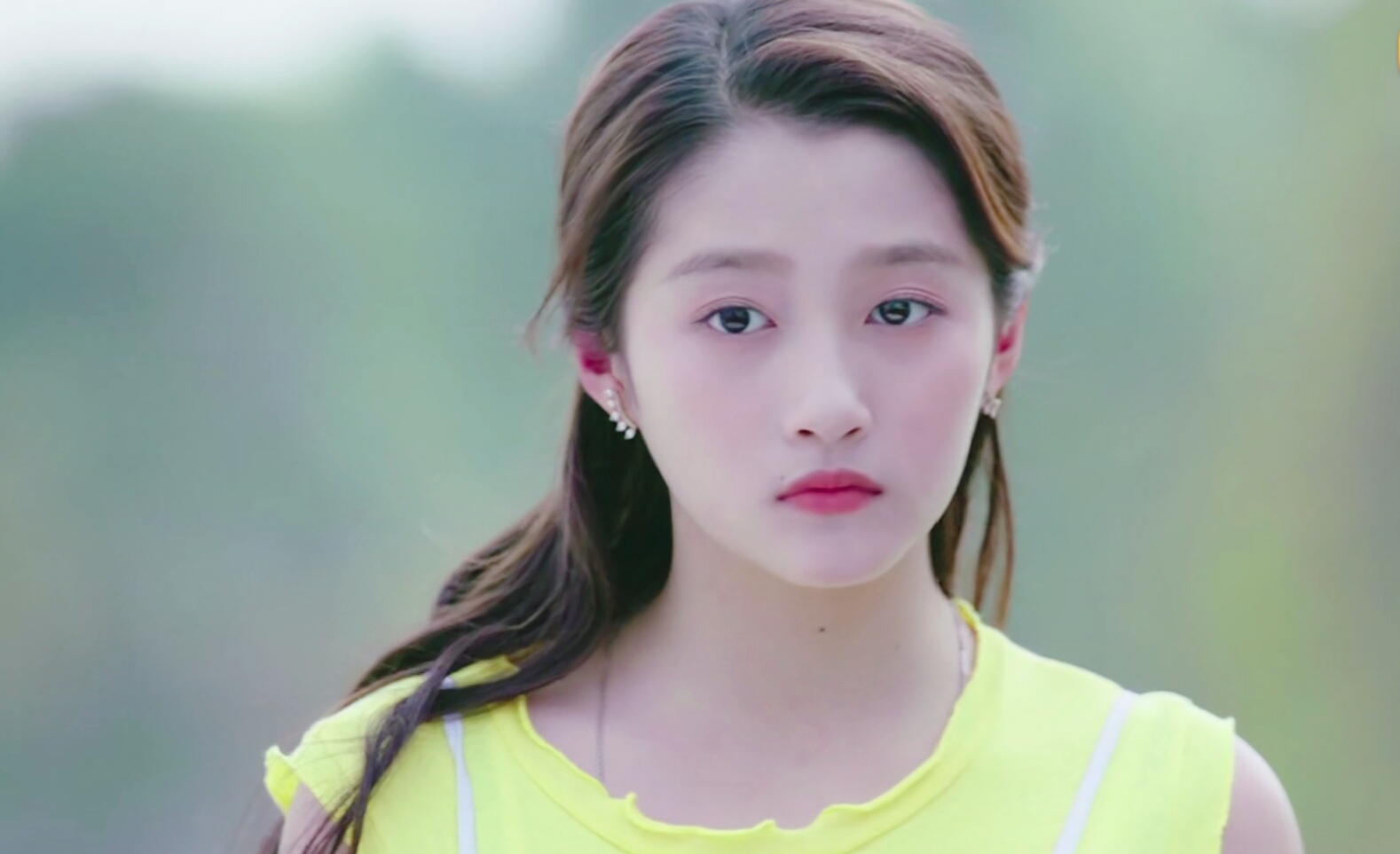 关晓彤韩星子美图截修,国民女儿颜值还是不错的