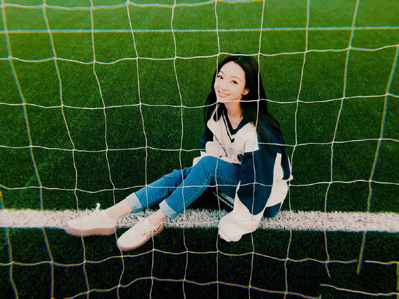 田轩宁学生装扮在校园演绎大学生青春年华,让我们一起回顾校园的美好