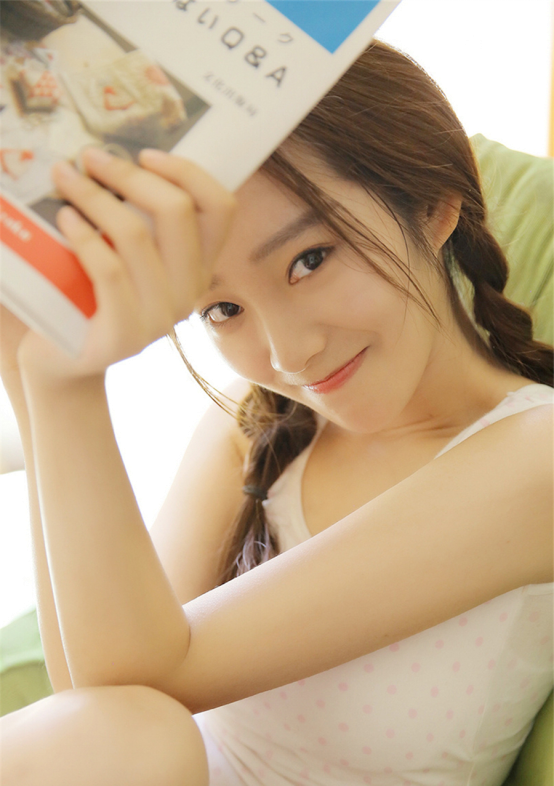 纯情双马尾女孩,难得的干净,看到她仿佛又初恋了