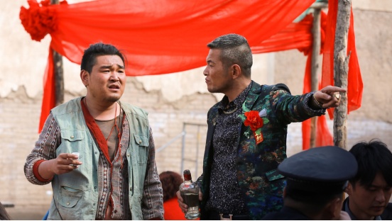 《狂怒的金佛》爱奇艺上映 无价金佛现世引众人疯抢