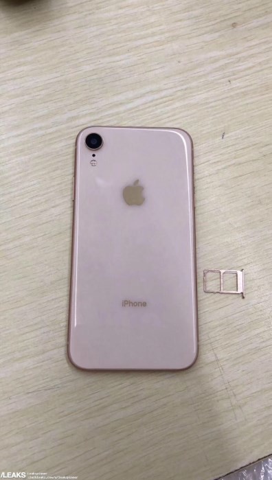 iphone双卡双待卡托照被曝光:有一款将配备后置单摄