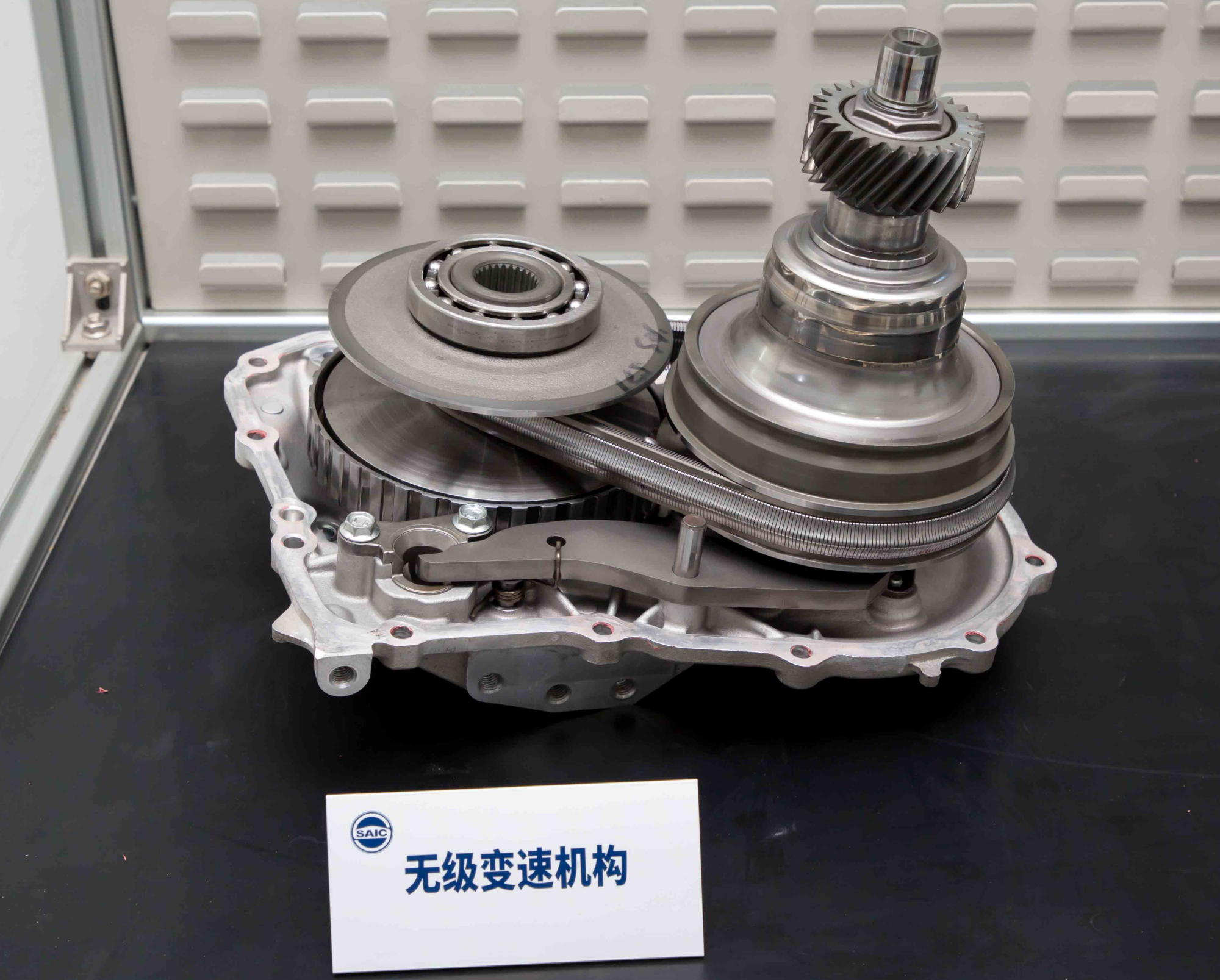 cvt变速器容易坏,d挡等红灯长时间踩刹车,会损伤变速器吗?