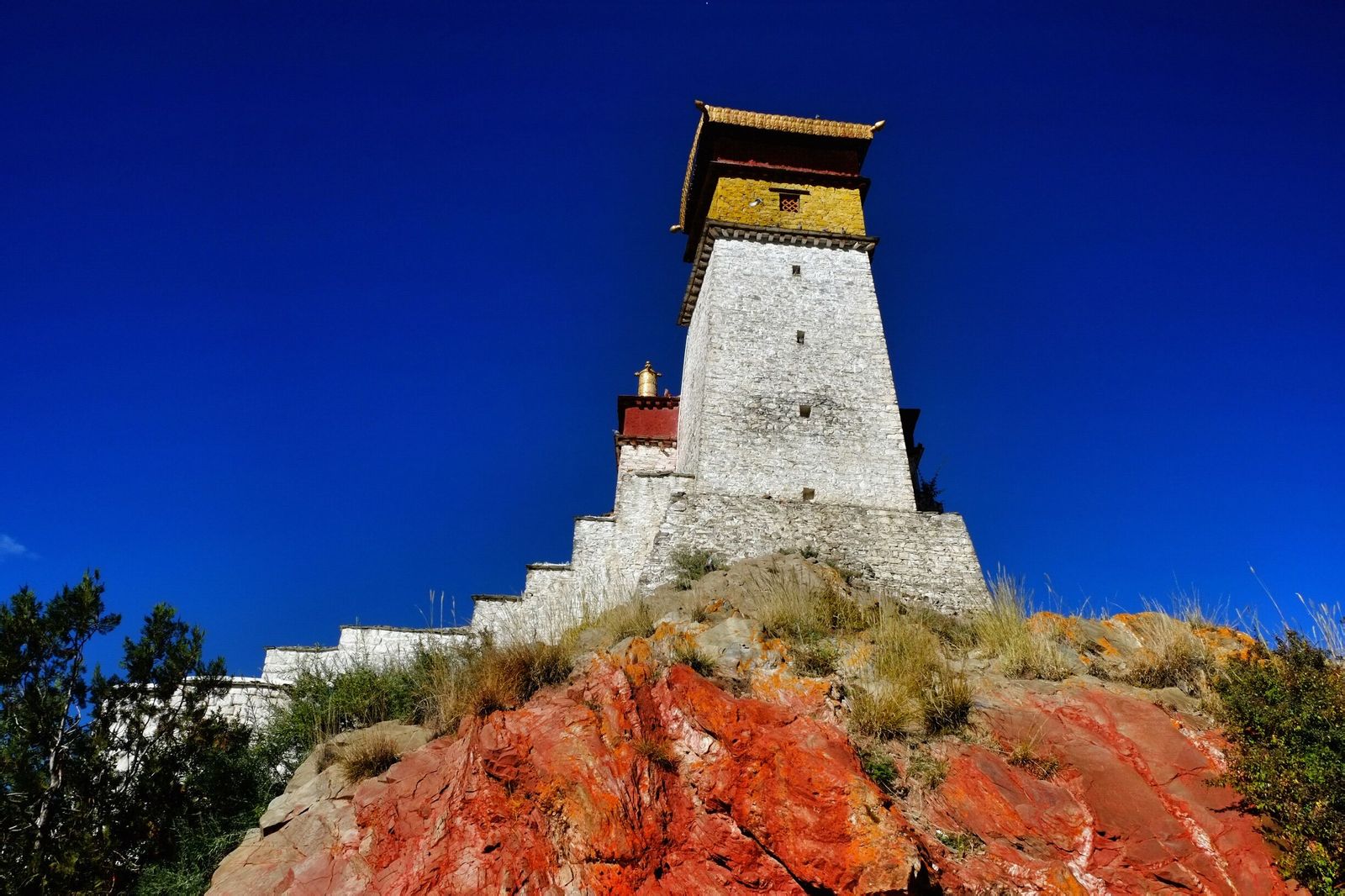 盘点佛光普照的旅游休闲场所,从你所熟知的张掖马蹄寺,山南雍布拉康谈