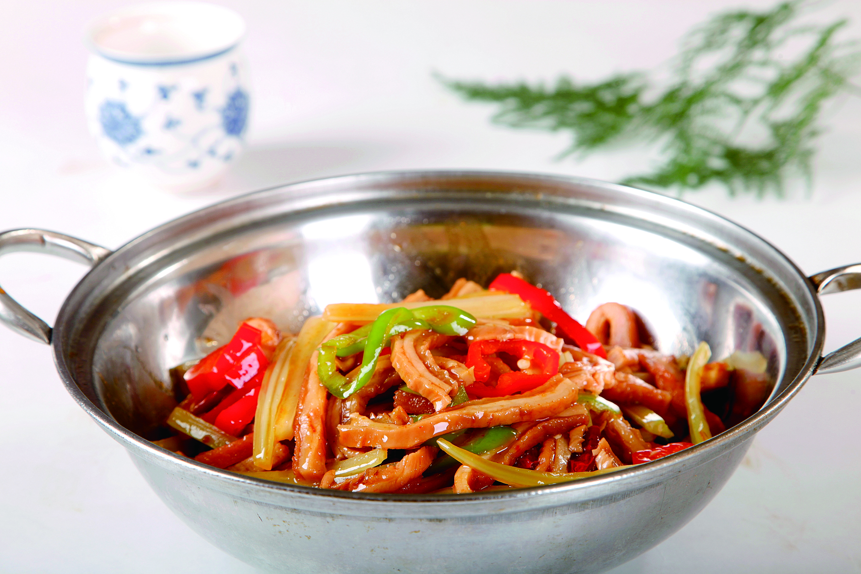 每天六道新花样:最适合冬天吃的干锅菜,温暖又下饭,干锅牛肚