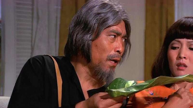 降头电影:1975年恐怖片《爱情降头》痴情的女