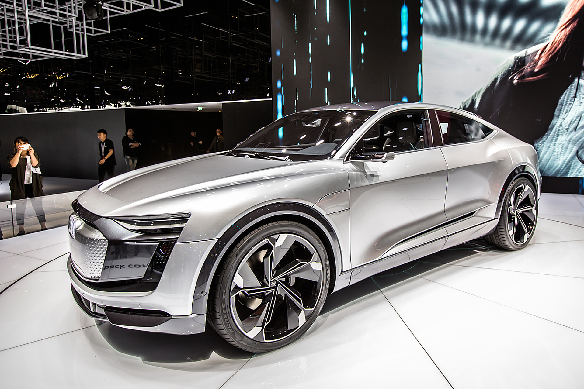 rs e-tron gt 官方指导价为 146.88 万元.