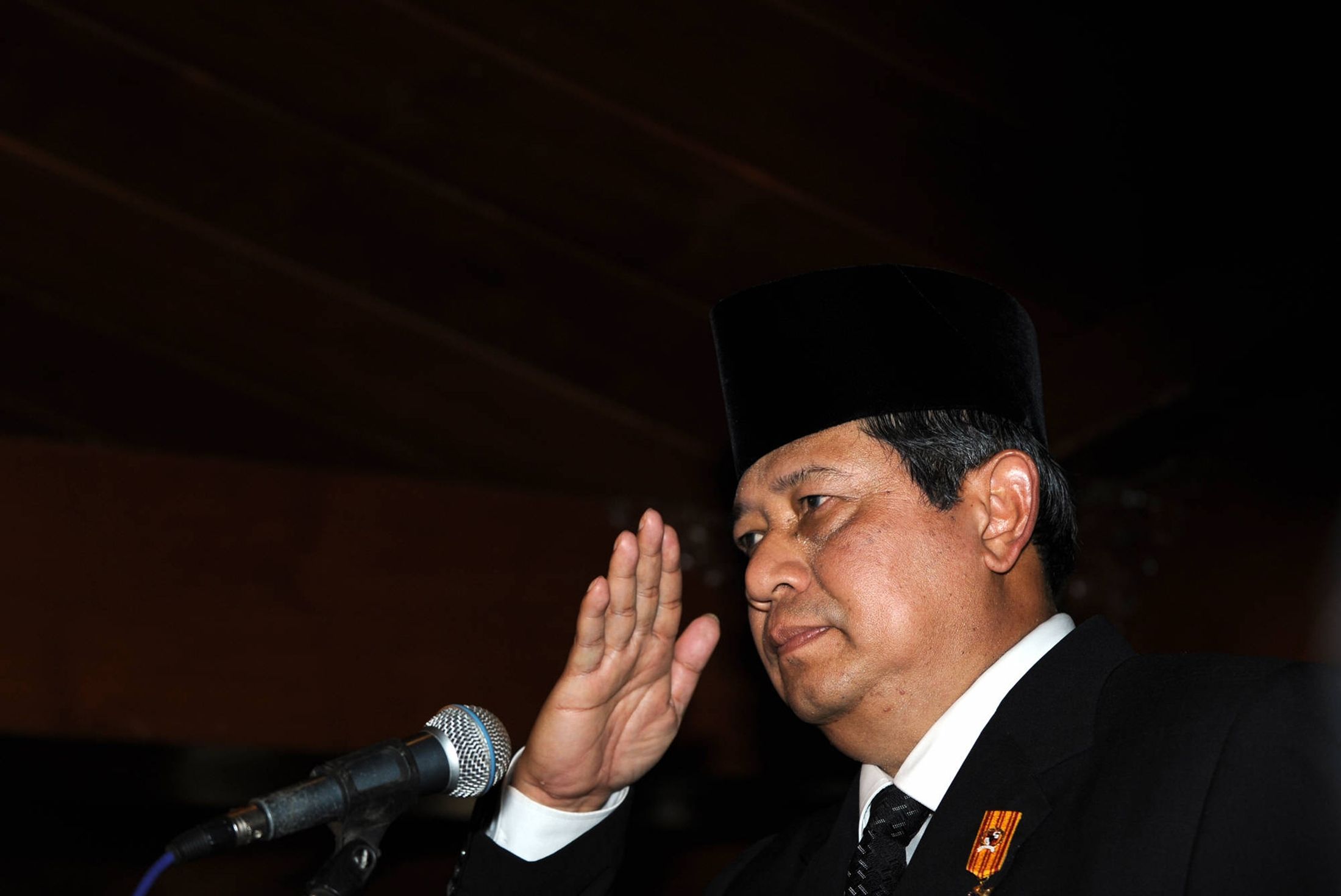 近代世界最大的贪污犯,大肆侵吞国家财产,还曾经迫害华裔