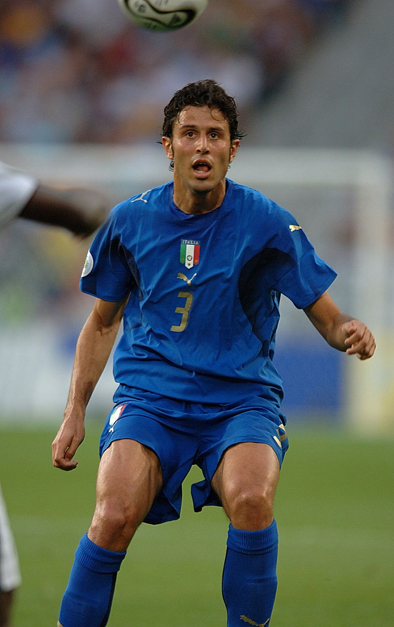 里昂官方宣布,意大利人格罗索出任球队主帅,将签约1 1年的合同.