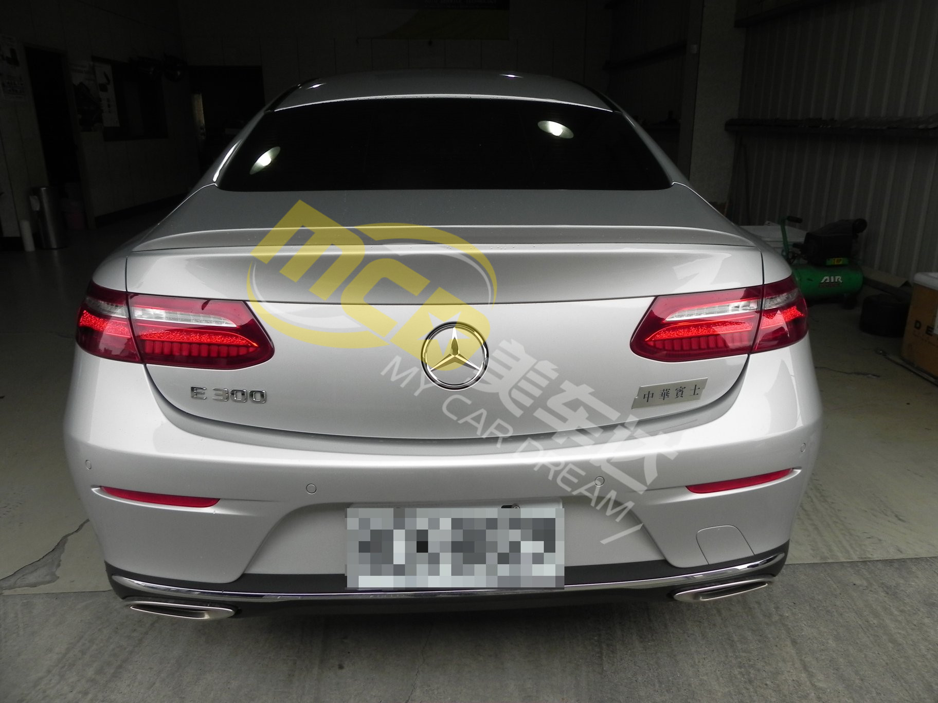 奔驰e300轿跑原厂改装大片