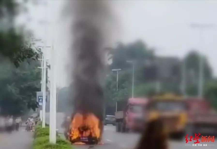 送葬面包车起火致1死5伤,三天筹款125万引网友质疑,家属回应