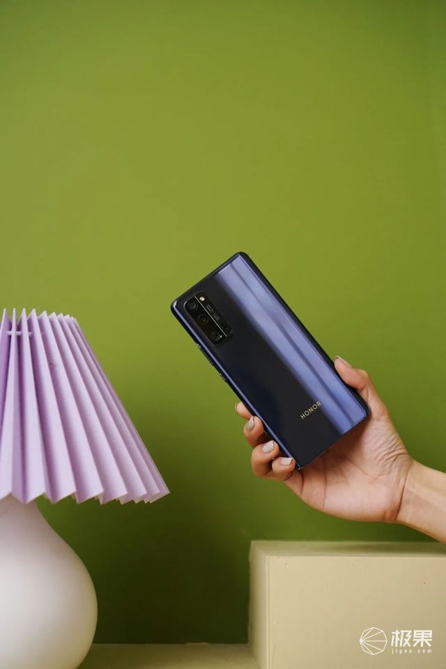 荣耀30 pro眼中的名城:韵味上海,乐活成都,雄城武汉