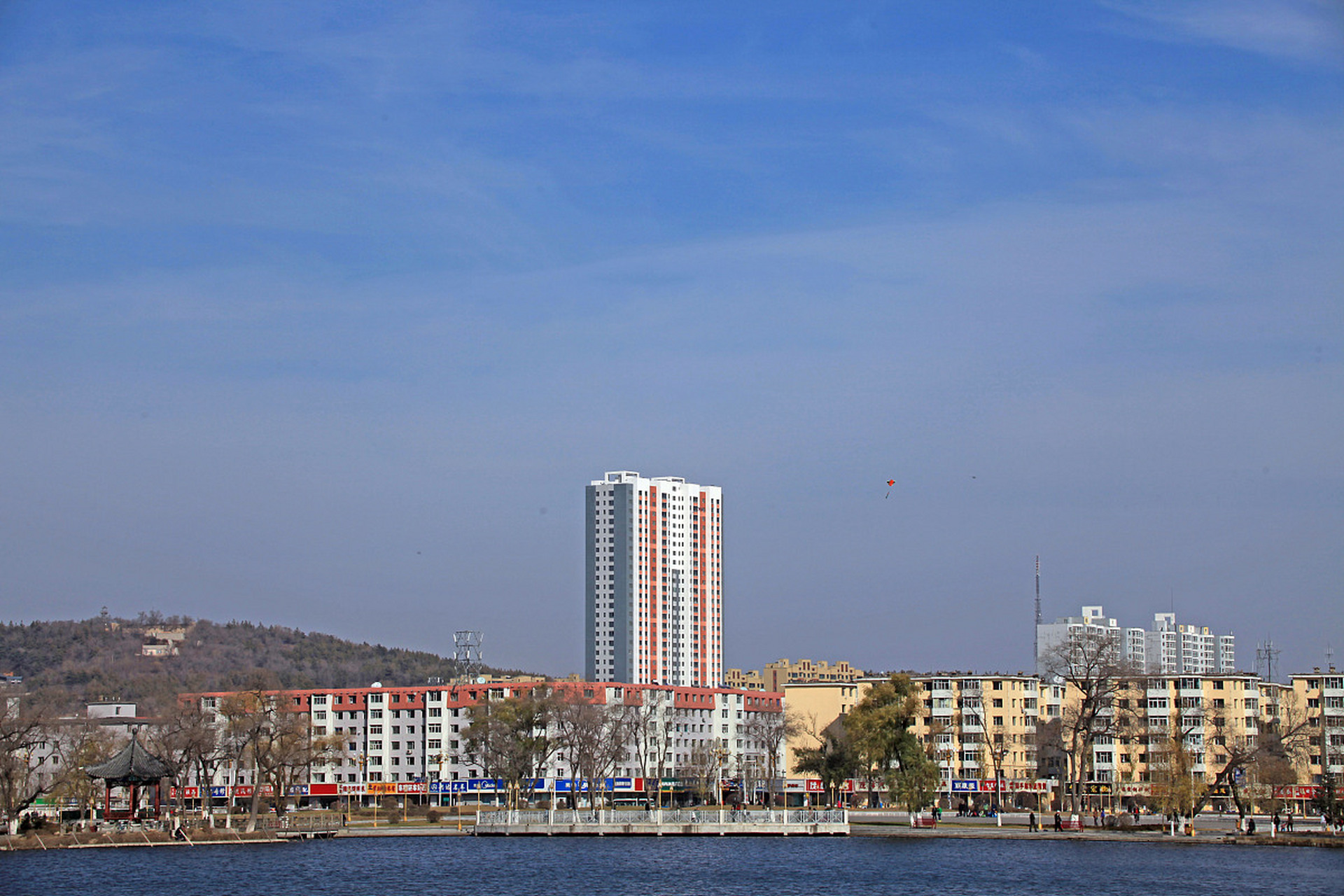 镜头里的春天# 春季游玩磐石市,这座位于吉林省中部的城市,犹如一颗