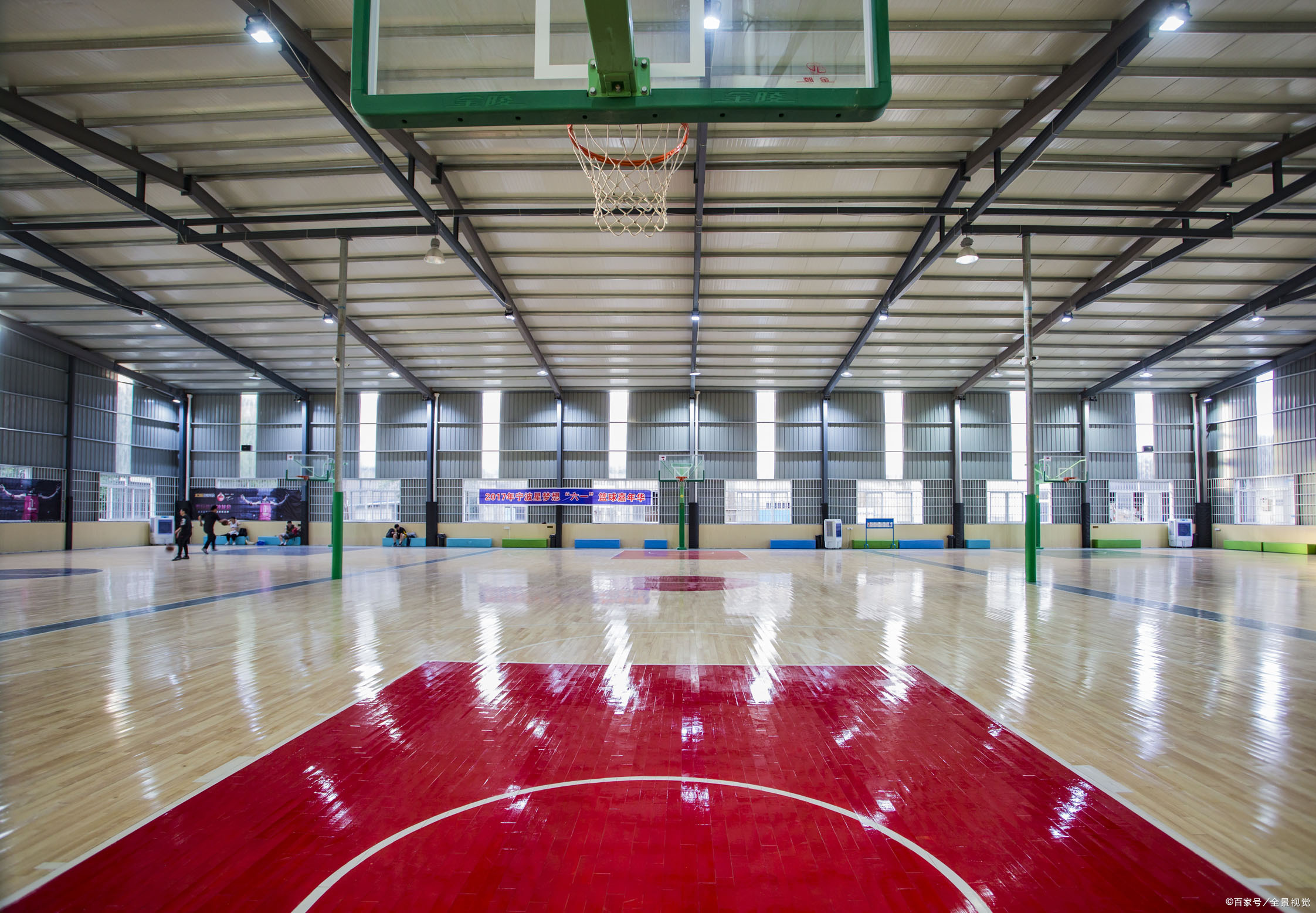 福州室内篮球场图片