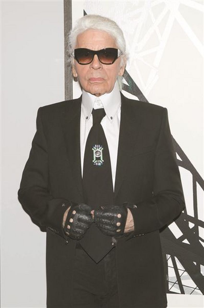 香奈儿艺术总监老佛爷去世#【老佛爷】卡尔·拉格斐成功带领香亩