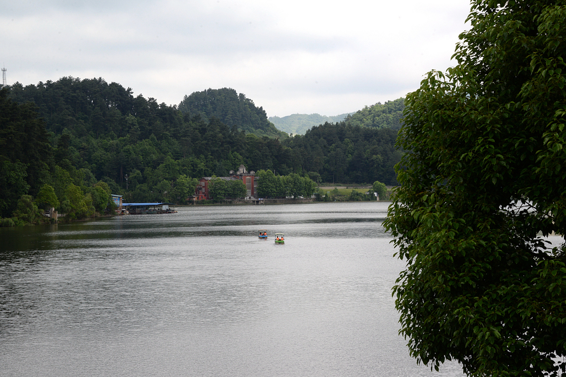 贵州省遵义市播州区龙坑镇,共青湖风景.