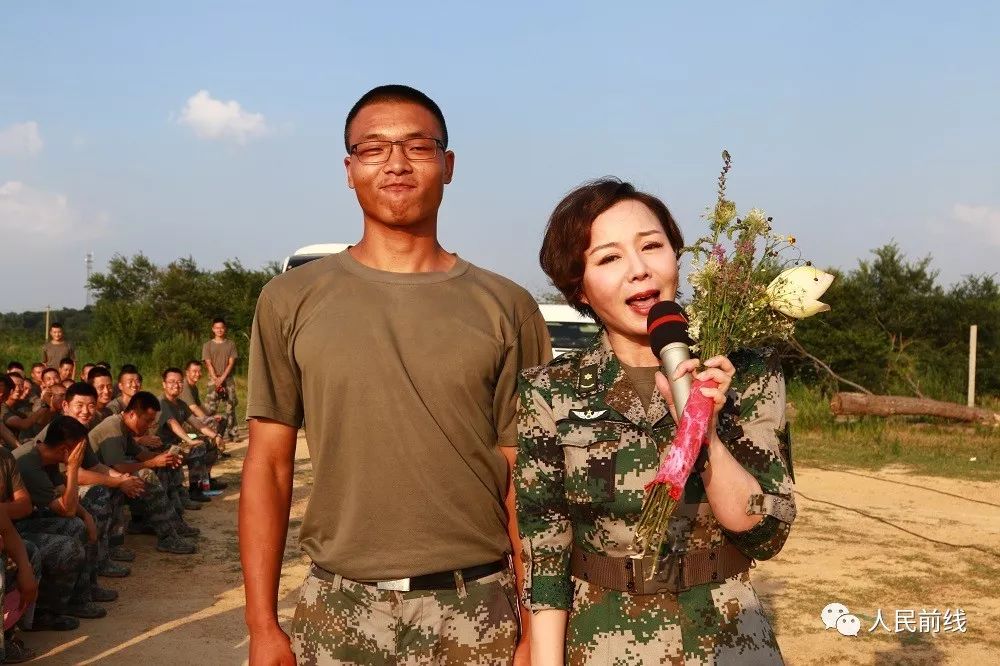 【热点】快看!前线文工团的"明星"来到了训练场