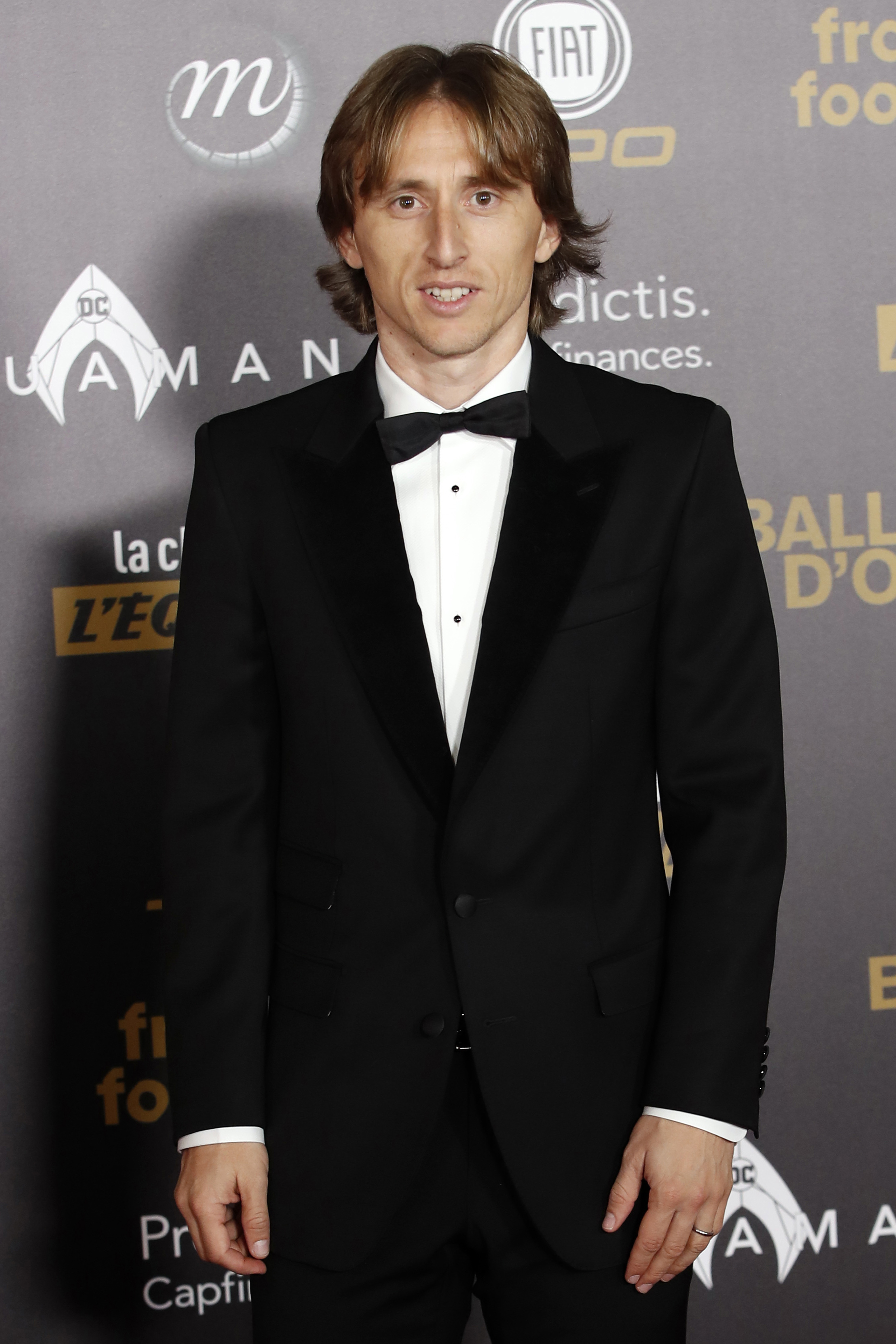 足球——莫德里奇荣膺"金球奖"(35)