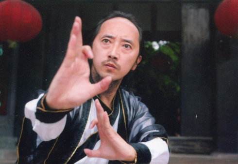 大学教授别怂!青城派掌门刘绥滨:你敢带媒体验我弹指神功吗