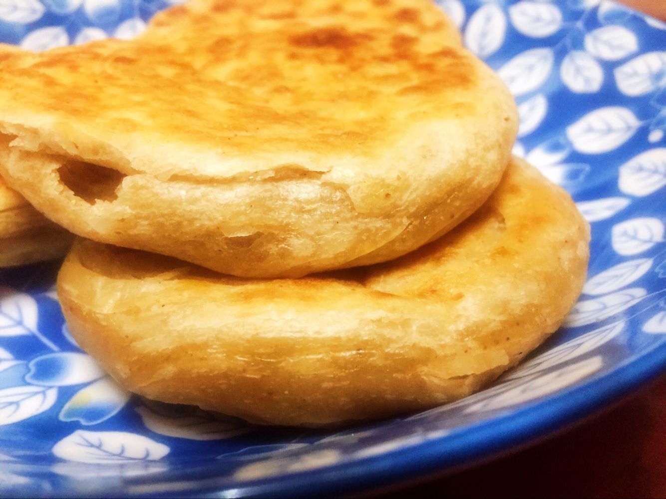 烙饼如此简单,不揉面,不发面,做出的饼酥脆又分层